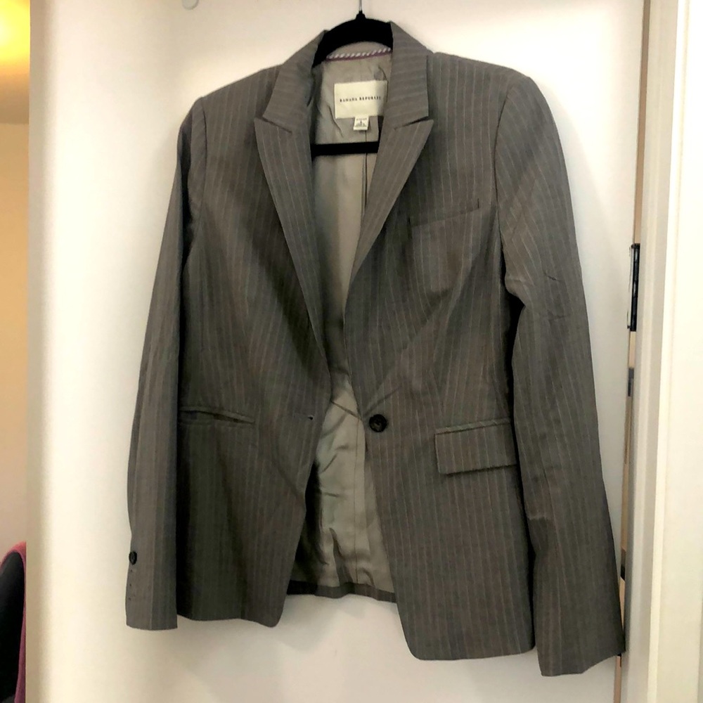 Banana republic grey pinstripe single button blazer